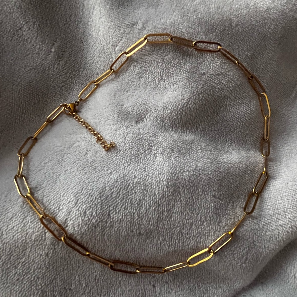 Gold tone 16” paper clip Chain Necklace